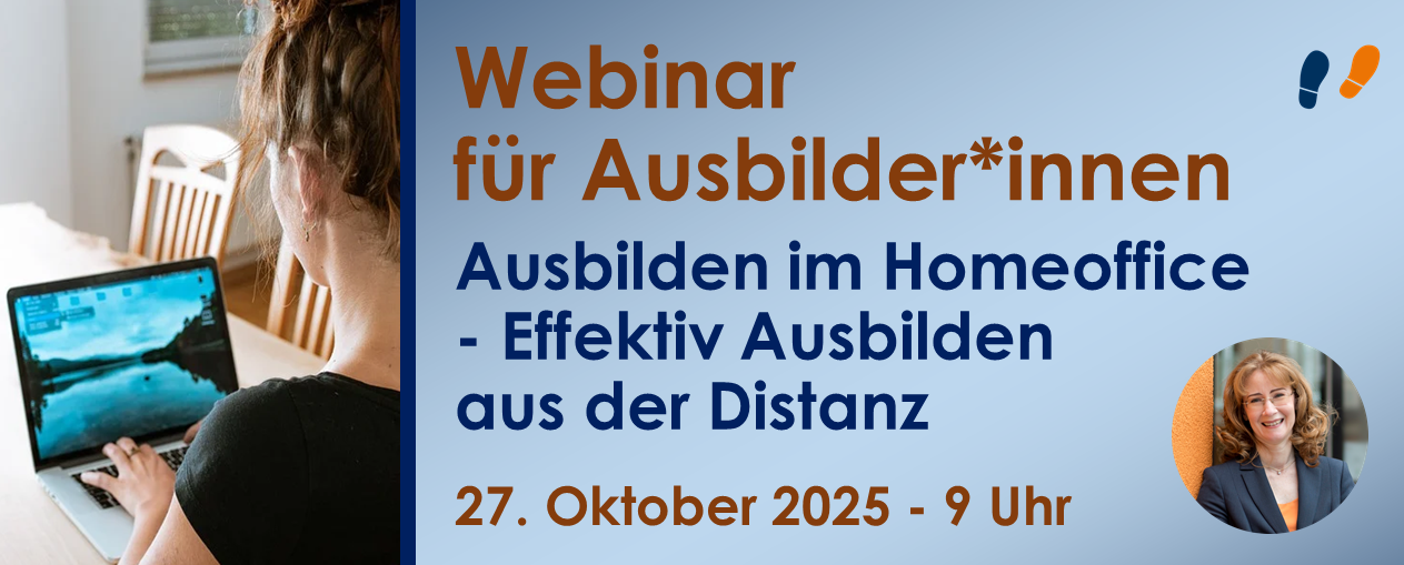 Titelbild (Frau sitzt am PC) zum Webinar Ausbilden im Homeoffice am 27. Oktober 2025 um 9 Uhr